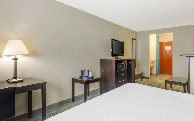 photo 5 of Best Western Plus Berkshire Hills Inn & Suites