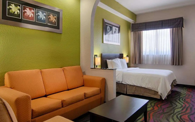 photo 2 of Days Inn & Suites by Wyndham Bonita Springs North Naples
