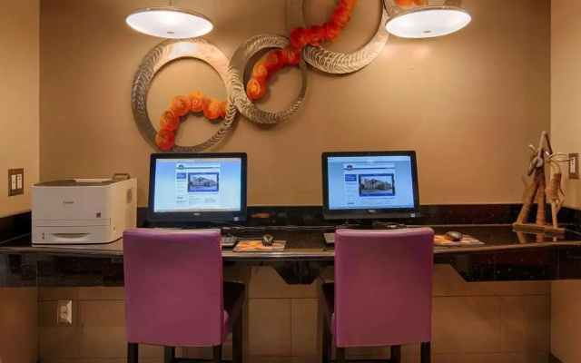 photo 3 of Days Inn & Suites by Wyndham Bonita Springs North Naples
