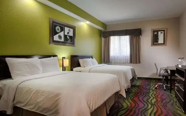 photo 4 of Days Inn & Suites by Wyndham Bonita Springs North Naples