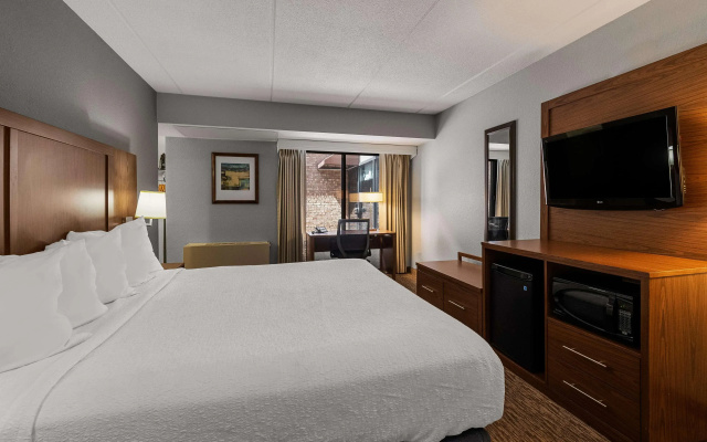 photo 5 of Best Western Bridgeview Hotel