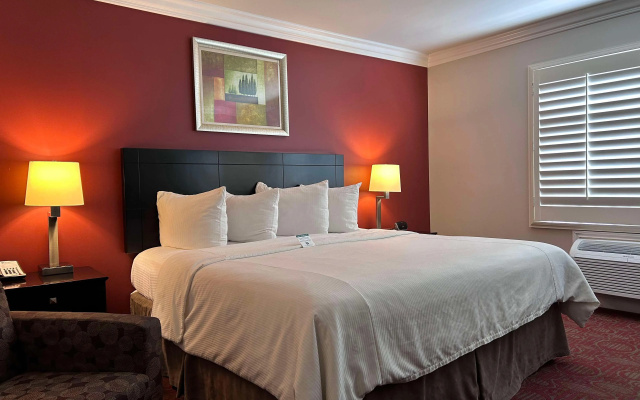 photo 2 of Best Western Burbank Airport Inn