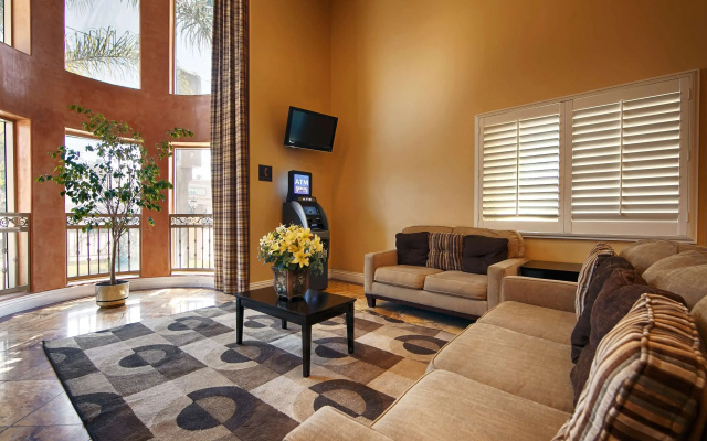 photo 3 of Best Western Burbank Airport Inn