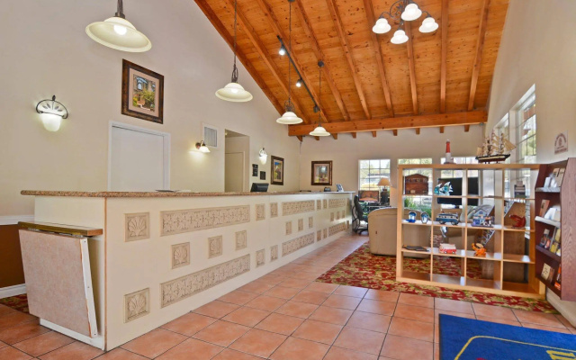 photo 2 of Best Western Capistrano Inn
