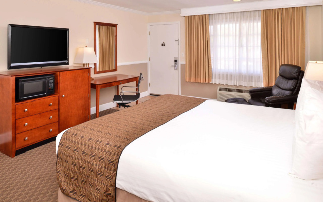 photo 3 of Best Western Capistrano Inn