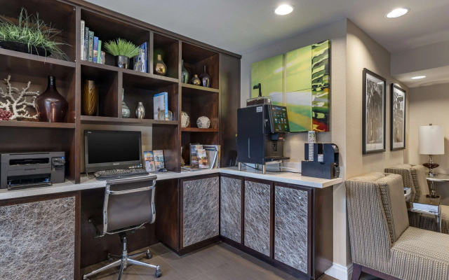 photo 3 of Best Western Carmel's Town House Lodge