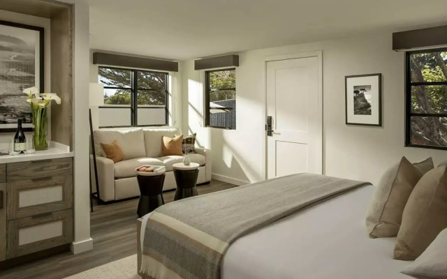 photo 3 of Stilwell Hotel