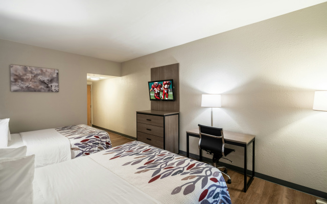 photo 3 of Red Roof Inn & Suites Carrollton, GA–West Georgia