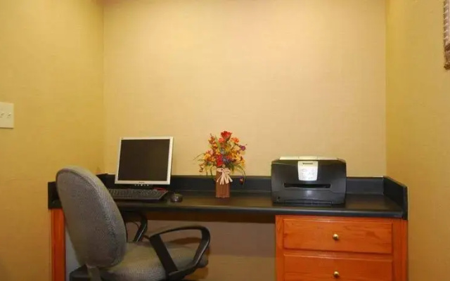 photo 2 of Best Western Carrollton Inn & Suites