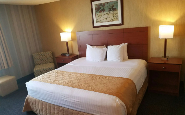 photo 3 of Best Western Cascadia Inn