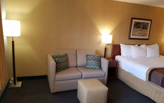 photo 4 of Best Western Cascadia Inn