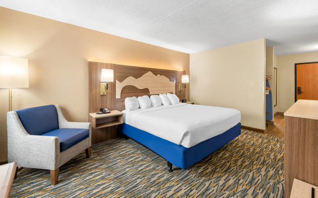 photo 4 of Best Western Center Pointe Inn