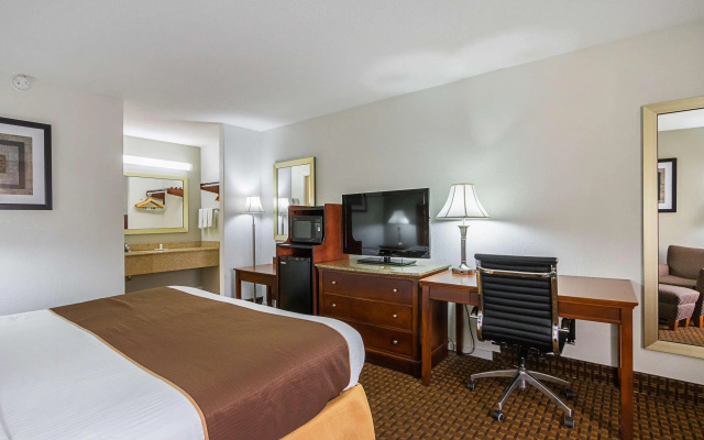 photo 4 of Best Western Central Inn