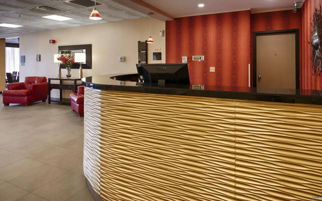 photo 2 of Quality Inn & Suites Charleston - Civic Center