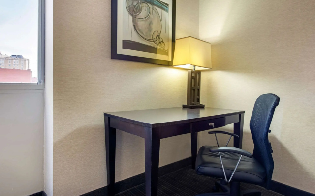 photo 4 of Quality Inn & Suites Charleston - Civic Center
