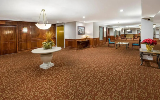 photo 2 of Best Western Cincinnati West Inn & Suite