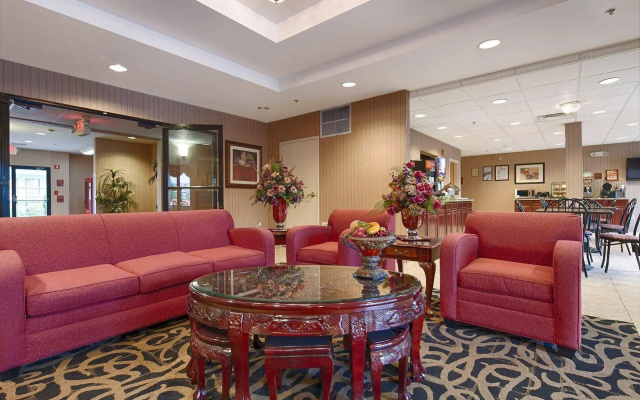 photo 2 of Best Western Commerce Inn