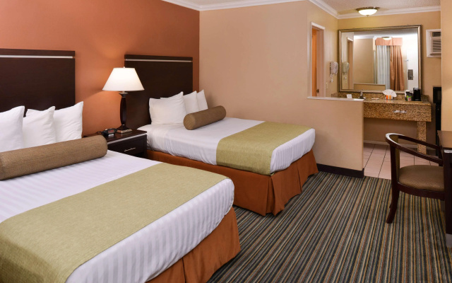 photo 5 of Best Western Courtesy Hotel - Anaheim Resort Amusement Park