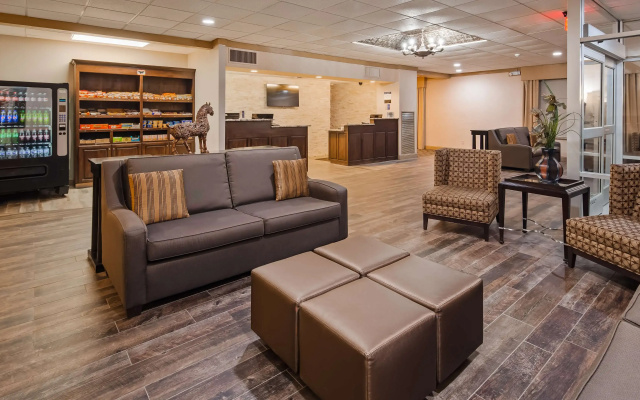 photo 2 of Best Western Crossroads Of The Bluffs
