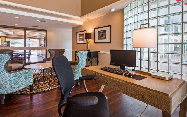 photo 4 of Best Western East Towne Suites