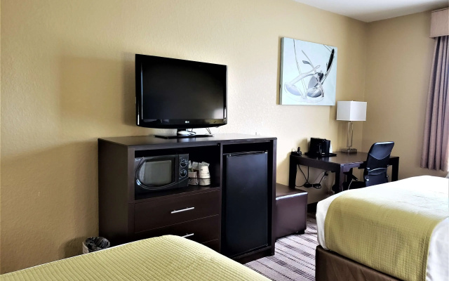 photo 3 of Best Western Edgewater Inn
