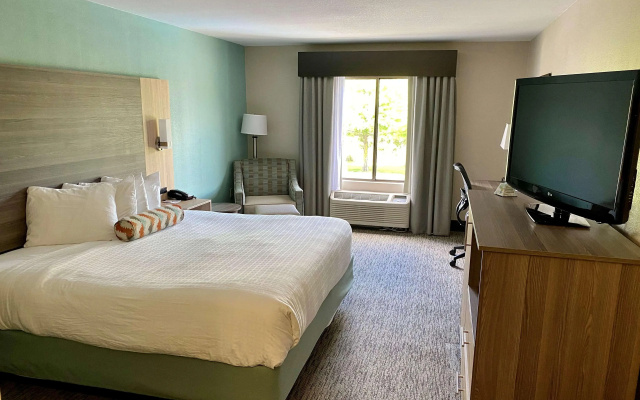 photo 4 of Best Western Executive Inn & Suites