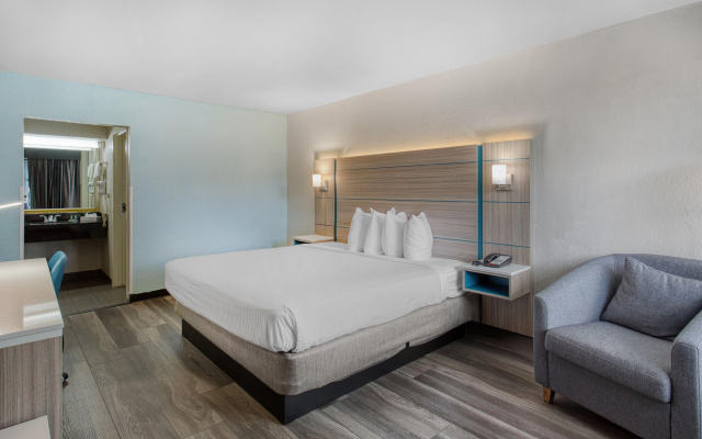 photo 3 of Best Western Executive Inn