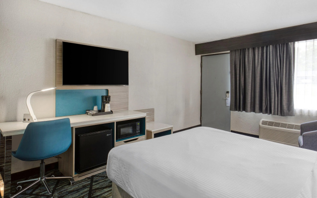 photo 4 of Best Western Executive Inn