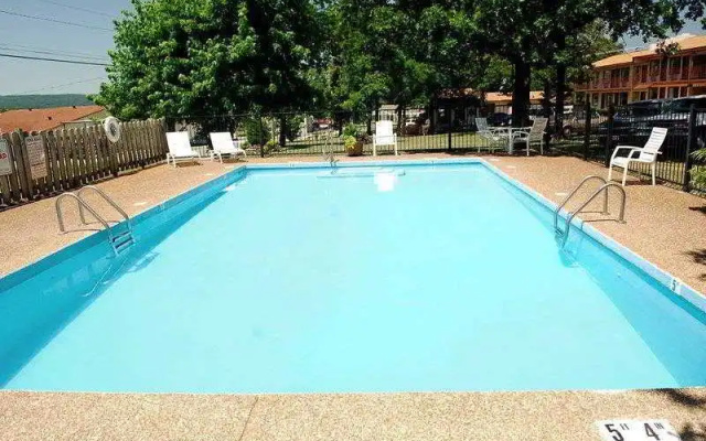 photo 5 of The Parkwood Inn & Suites