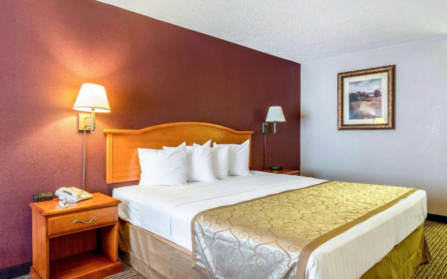 photo 2 of The Parkwood Inn & Suites
