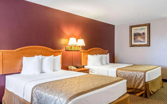 photo 4 of The Parkwood Inn & Suites