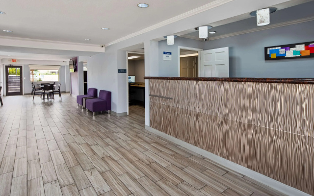 photo 2 of Best Western Garden Inn