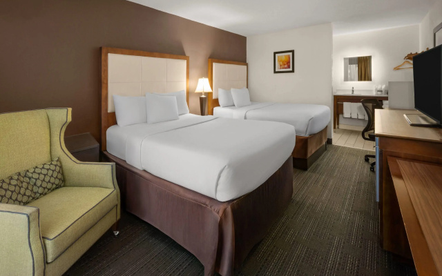 photo 5 of Wyndham Garden Romulus Detroit Metro Airport