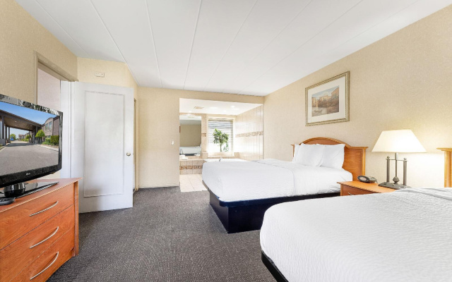 photo 3 of Days Inn & Suites by Wyndham Roseville/Detroit Area