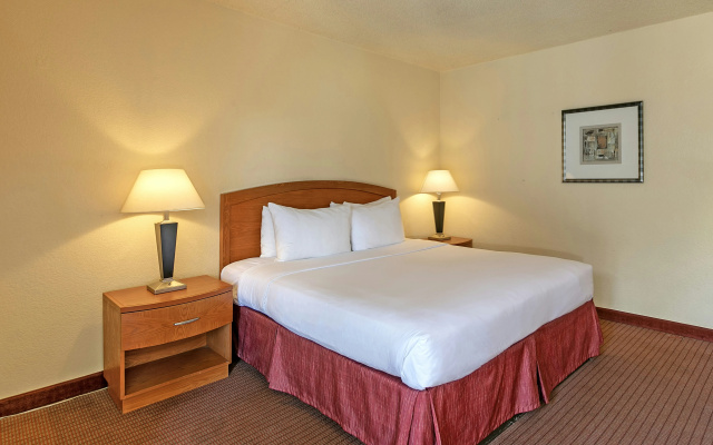 photo 3 of Golden Sails Hotel