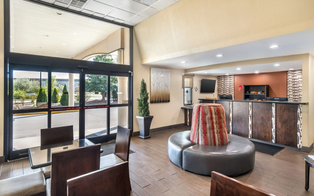 photo 2 of Best Western Green Tree Inn