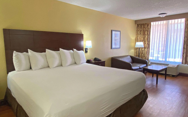 photo 3 of Best Western Greenville Airport Inn