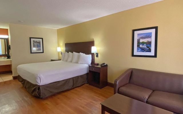 photo 4 of Best Western Greenville Airport Inn