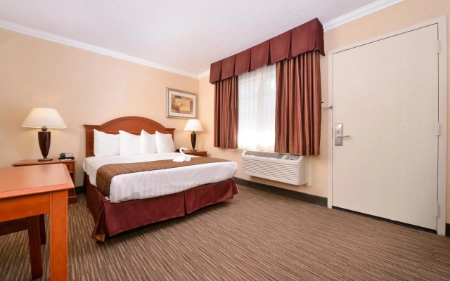 photo 5 of Best Western Hollywood Plaza Inn