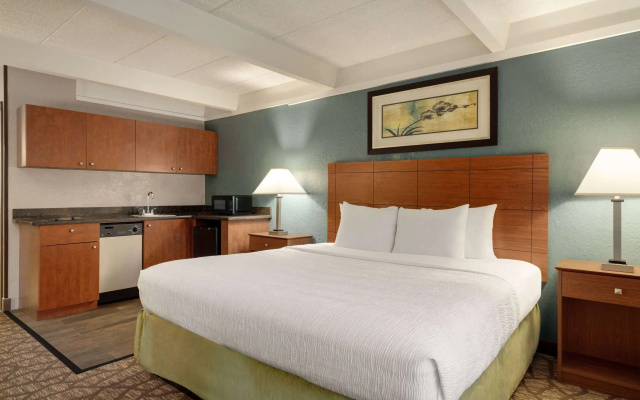 photo 3 of AmericInn by Wyndham Grand Rapids Airport North