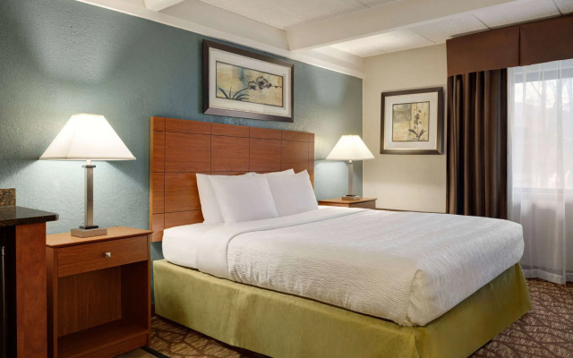photo 4 of AmericInn by Wyndham Grand Rapids Airport North