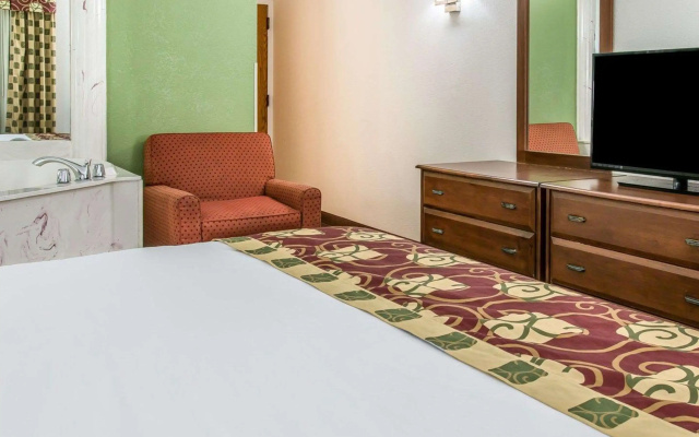 photo 3 of Clarion Inn I-94 near Expo Center