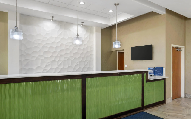 photo 2 of Best Western Inn & Suites - Monroe