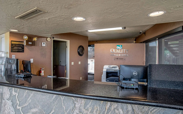 photo 2 of Quality Inn & Suites Phoenix NW - Sun City