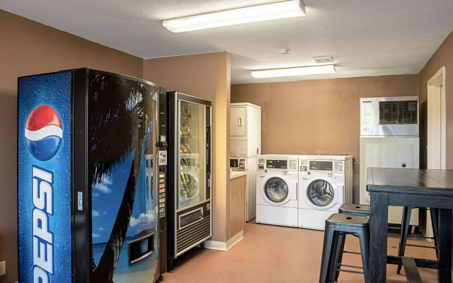 photo 3 of Quality Inn & Suites Phoenix NW - Sun City