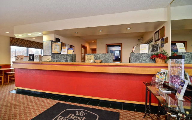 photo 2 of Days Inn by Wyndham St. Charles IL