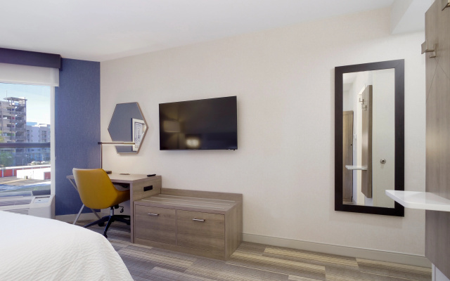 photo 3 of Holiday Inn Express & Suites Phoenix - Tempe by IHG