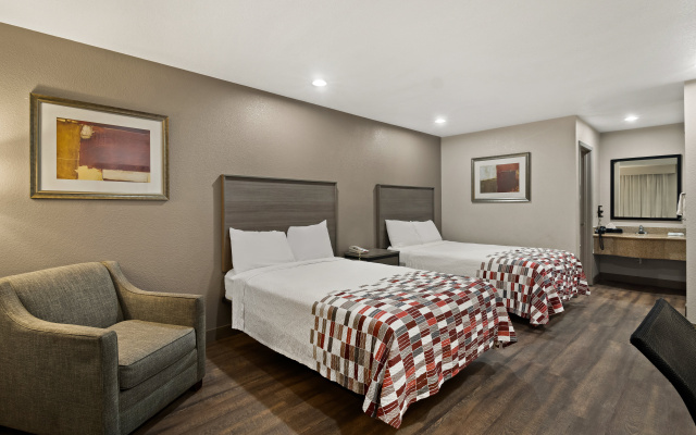 photo 5 of Red Roof Inn & Suites Irving – DFW Airport South