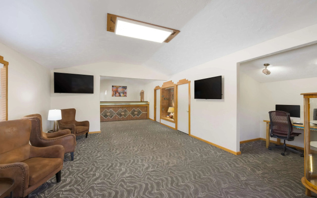 photo 2 of Best Western Kokopelli Lodge