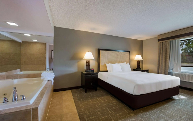 photo 3 of Best Western Detroit Livonia